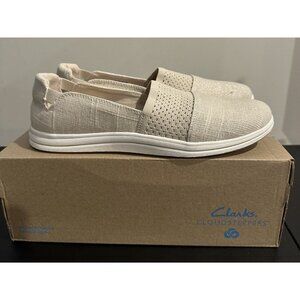 NIB Clarks Cloudsteppers Womens Breeze Vibe Natural Interest size 11 M
